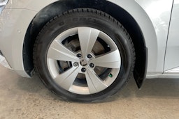 harmaa Skoda Superb 2021 kuva 11.