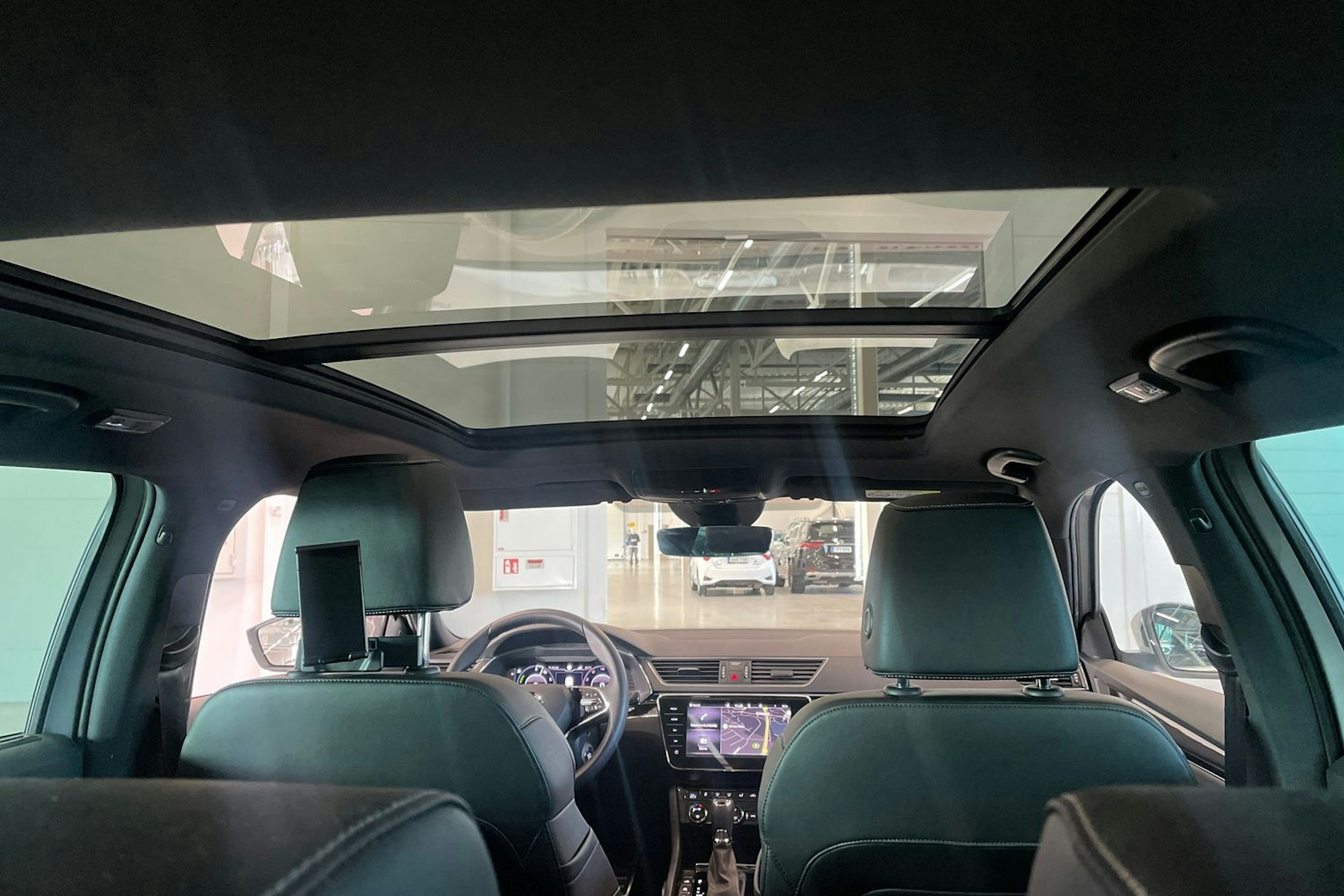 harmaa Skoda Superb 2021 kuva 15.