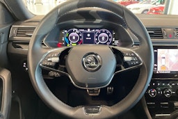 harmaa Skoda Superb 2021 kuva 18.