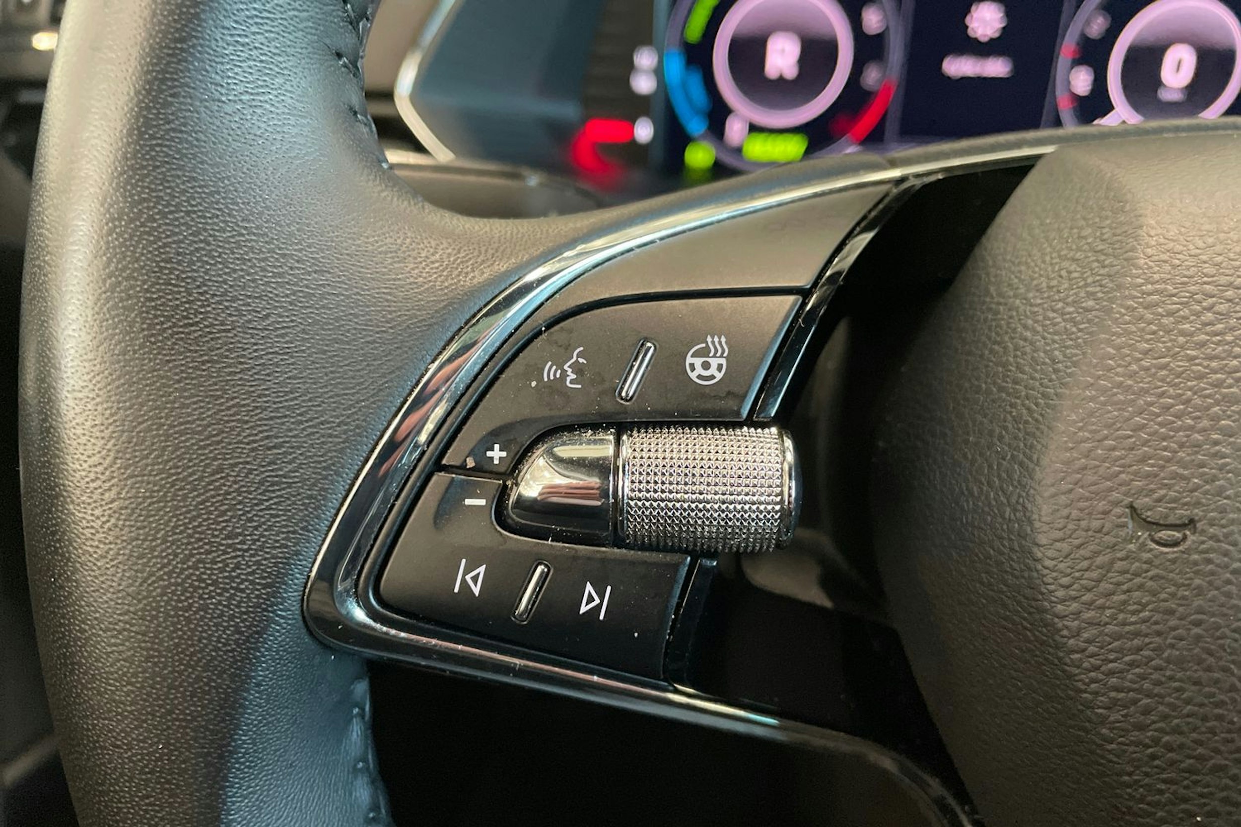 harmaa Skoda Superb 2021 kuva 20.