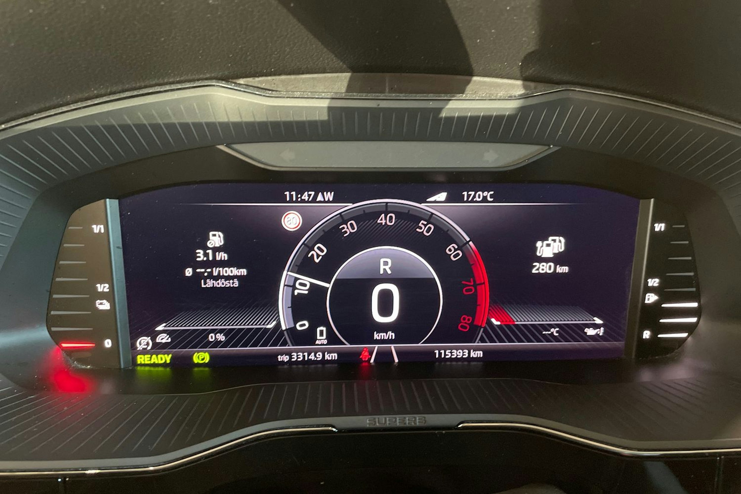 harmaa Skoda Superb 2021 kuva 22.