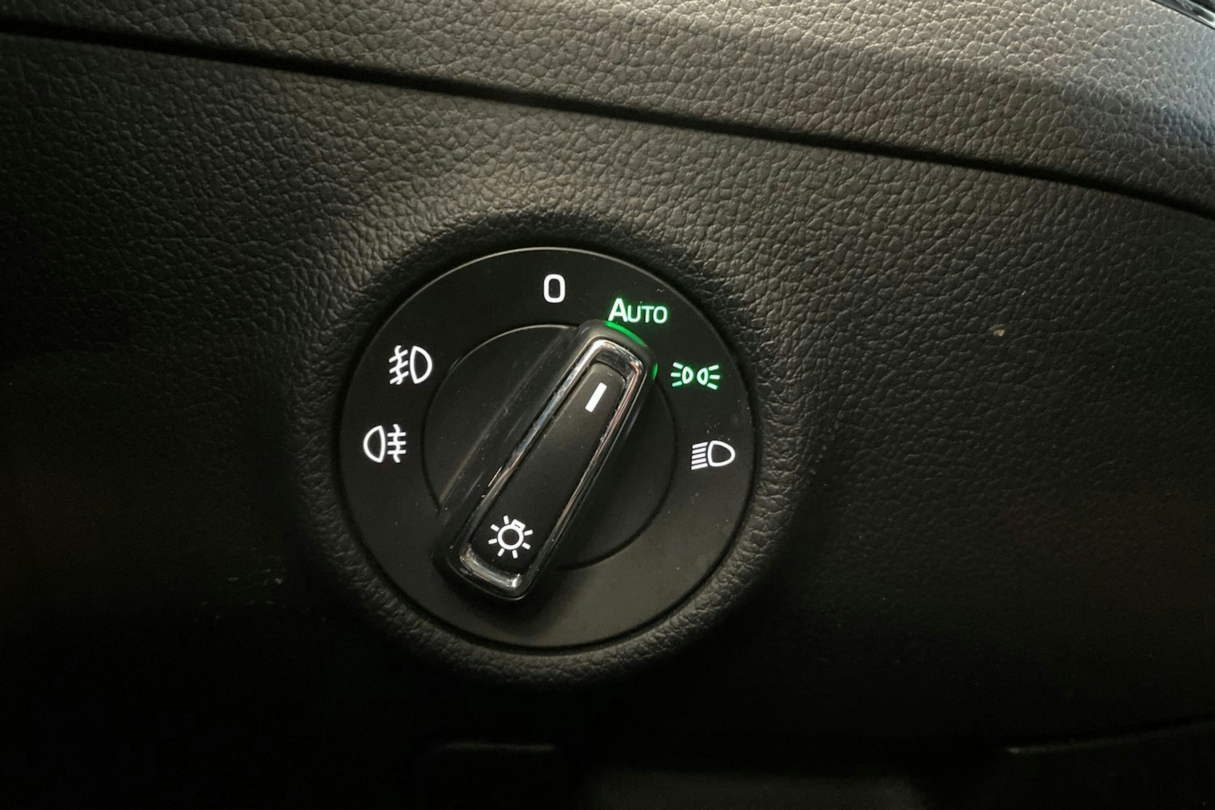 harmaa Skoda Superb 2021 kuva 23.