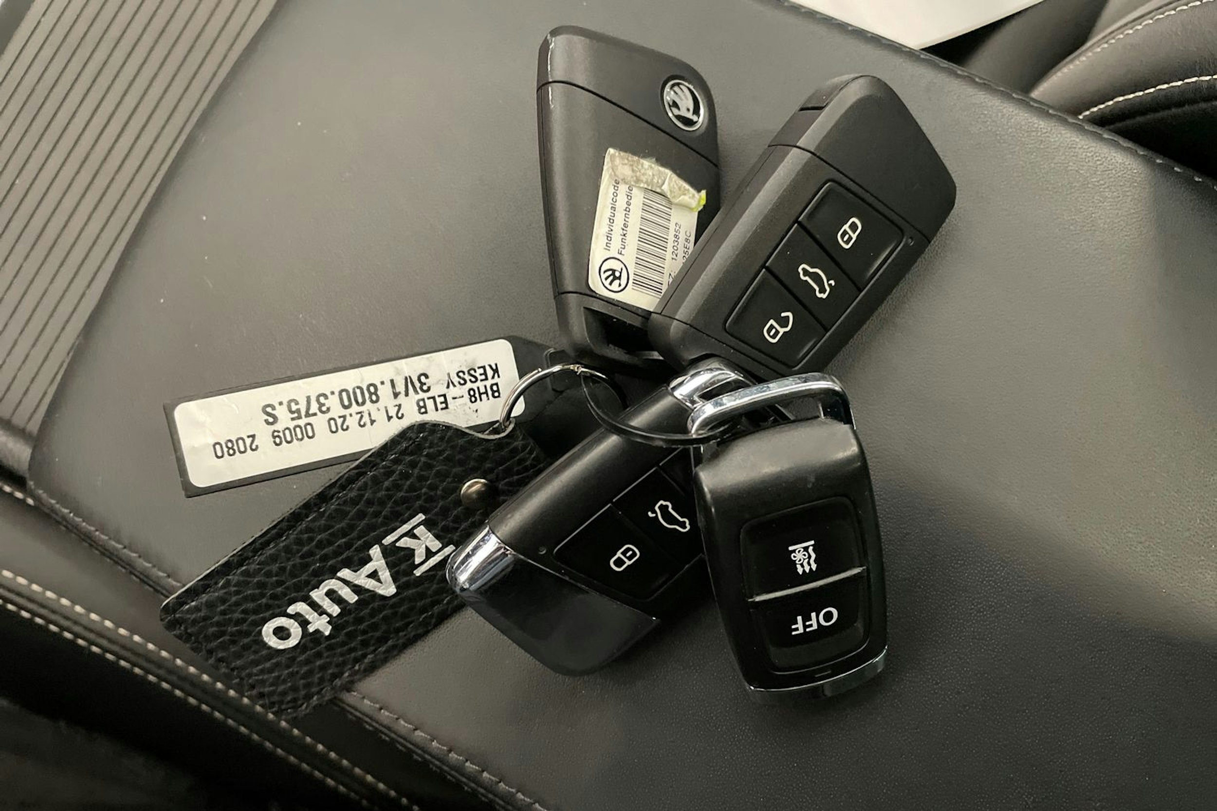 harmaa Skoda Superb 2021 kuva 36.