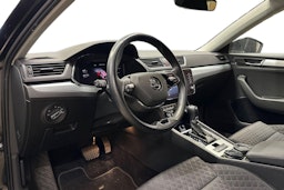 musta Skoda Superb 2021 kuva 3.