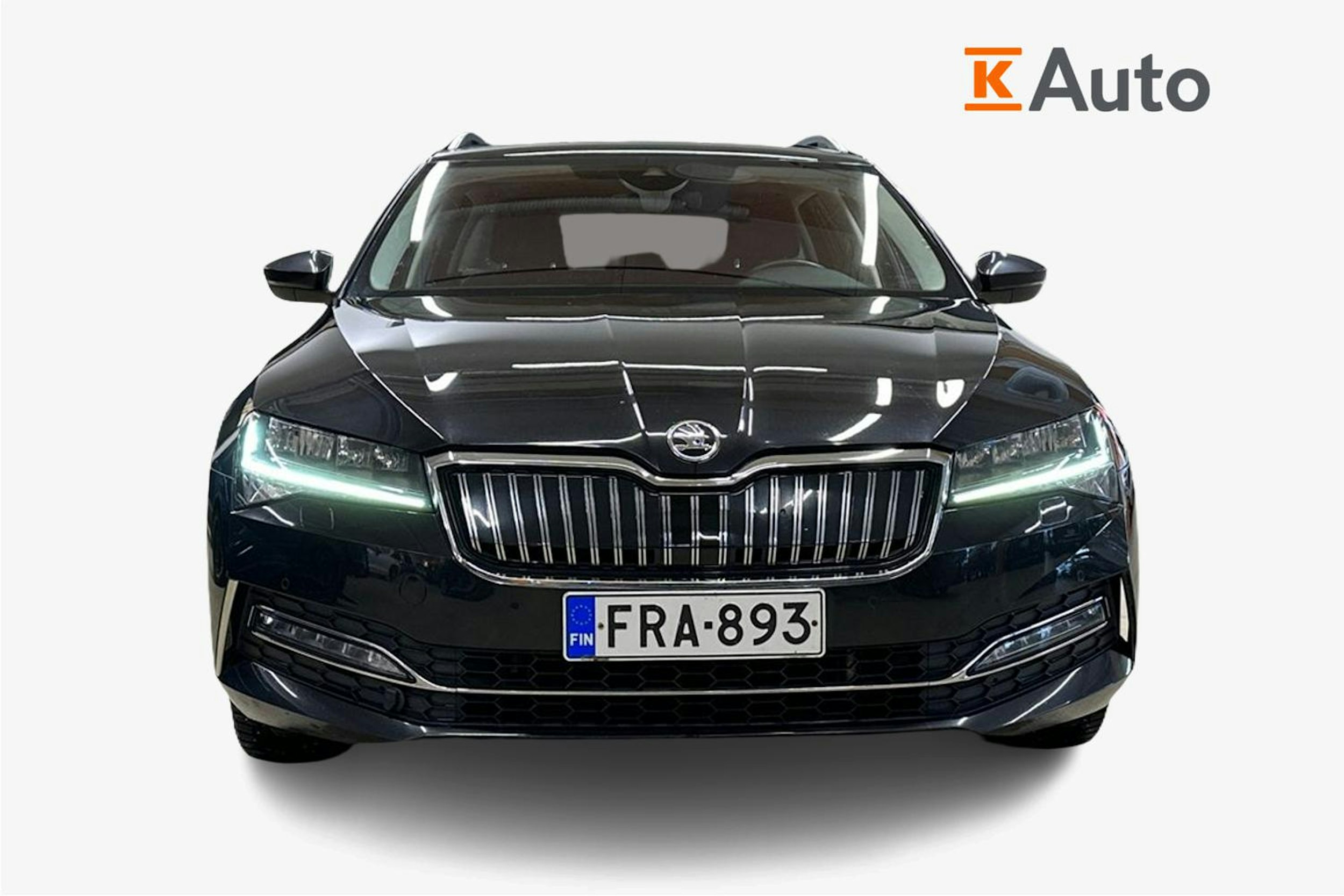 musta Skoda Superb 2021 kuva 5.