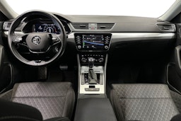 musta Skoda Superb 2021 kuva 9.