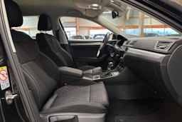 musta Skoda Superb 2021 kuva 14.