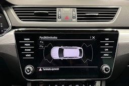 musta Skoda Superb 2021 kuva 16.