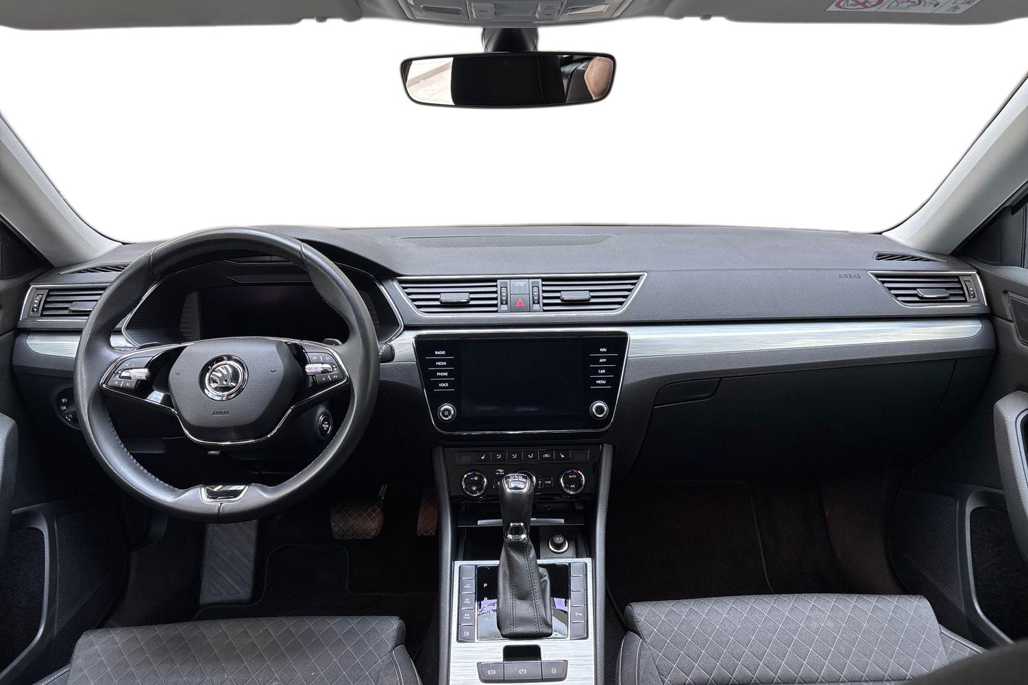 Skoda Superb 2022, kuva 6/22