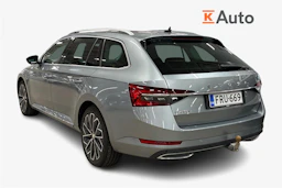 harmaa Skoda Superb 2021 kuva 2.