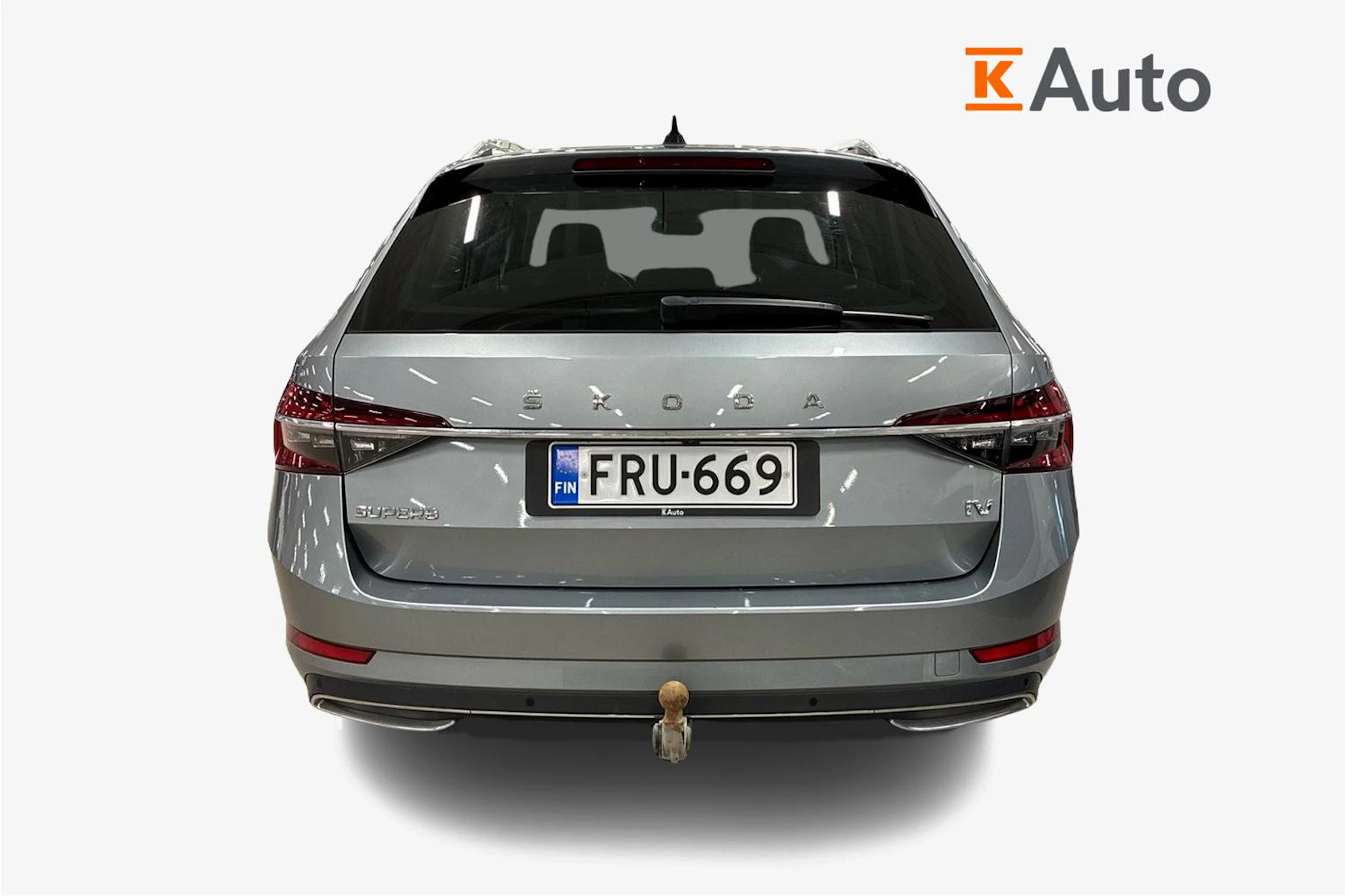 harmaa Skoda Superb 2021 kuva 3.