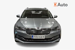 harmaa Skoda Superb 2021 kuva 4.
