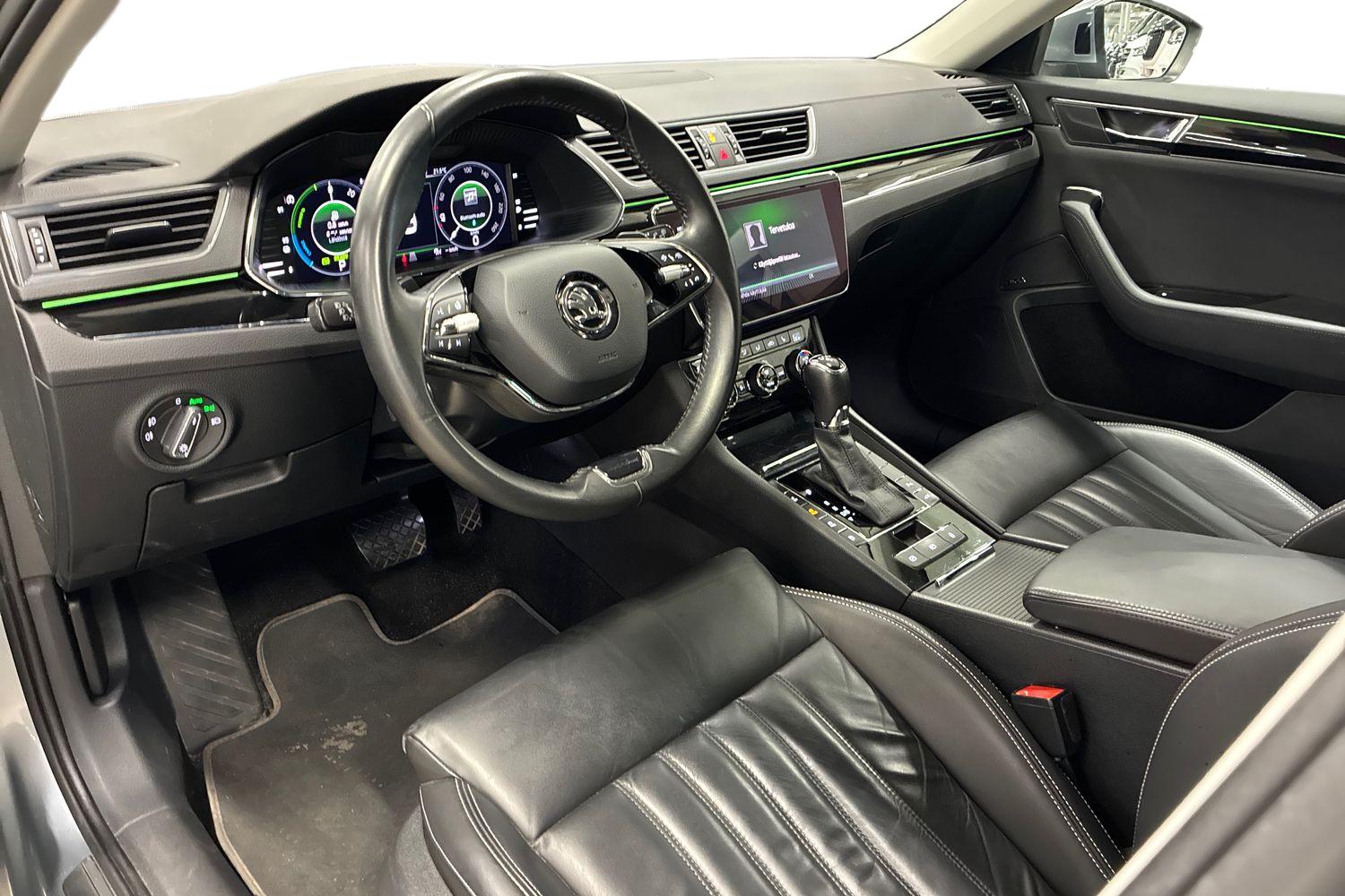 Skoda Superb 2021, kuva 6/37