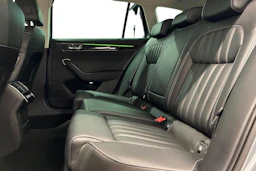 harmaa Skoda Superb 2021 kuva 8.