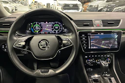 harmaa Skoda Superb 2021 kuva 11.