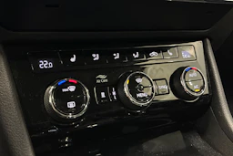 harmaa Skoda Superb 2021 kuva 20.