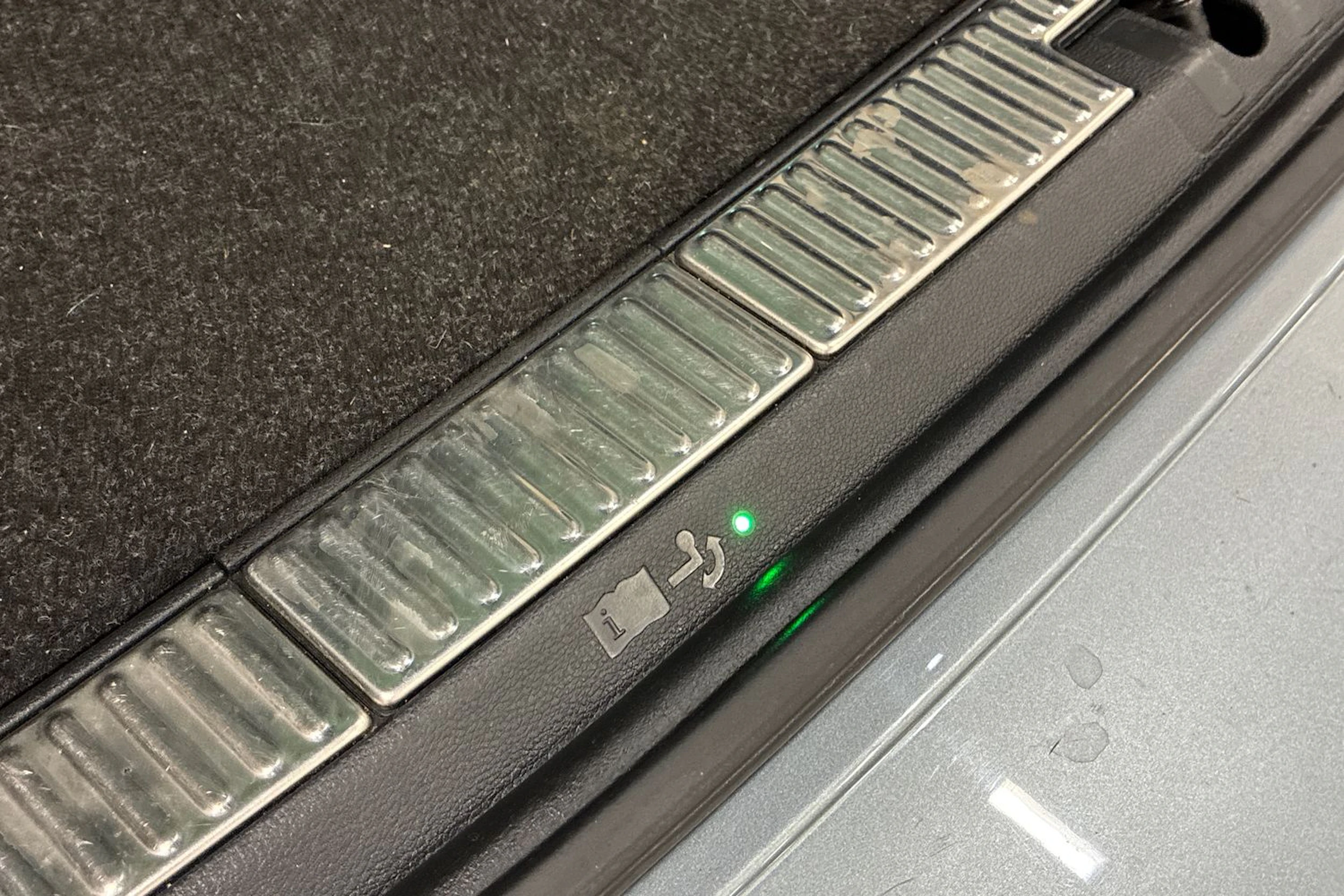 harmaa Skoda Superb 2021 kuva 29.