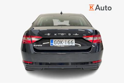 musta Skoda Superb 2021 kuva 3.