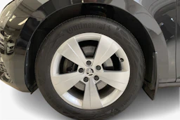 musta Skoda Superb 2021 kuva 9.