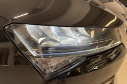 musta Skoda Superb 2021 kuva 15.