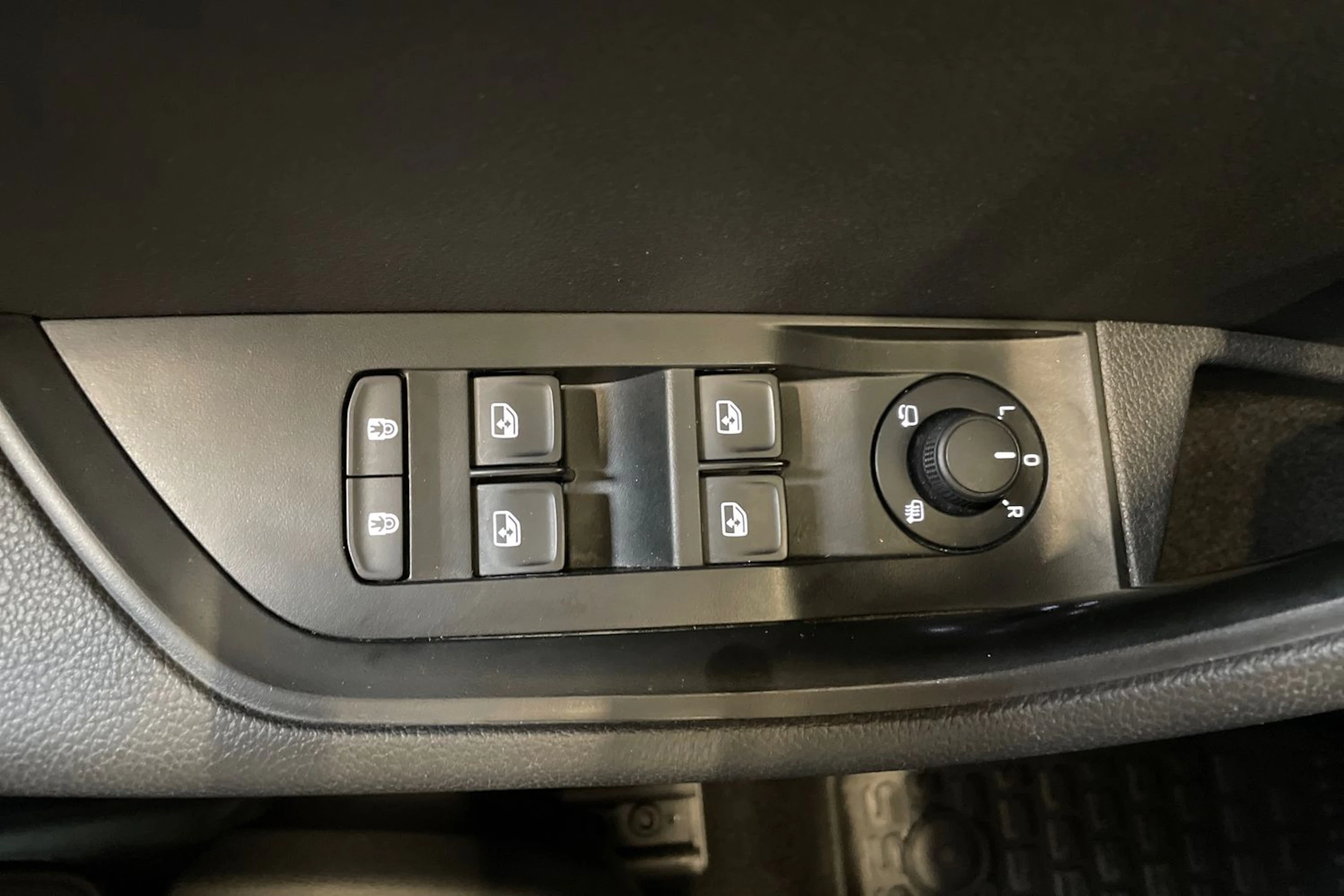 musta Skoda Superb 2021 kuva 21.
