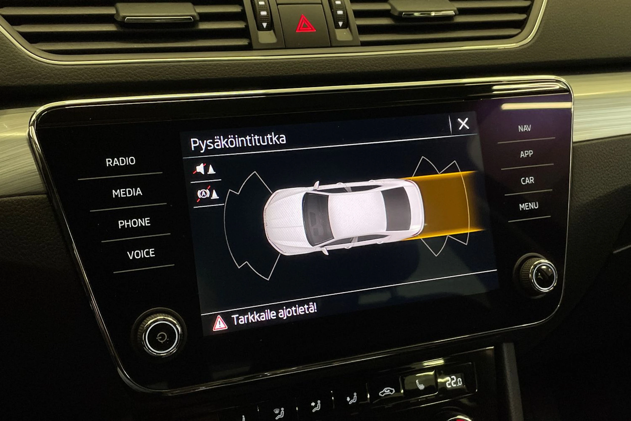 musta Skoda Superb 2021 kuva 27.