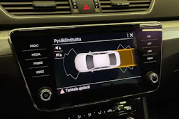 musta Skoda Superb 2021 kuva 27.
