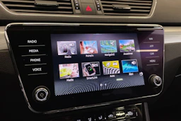 musta Skoda Superb 2021 kuva 31.