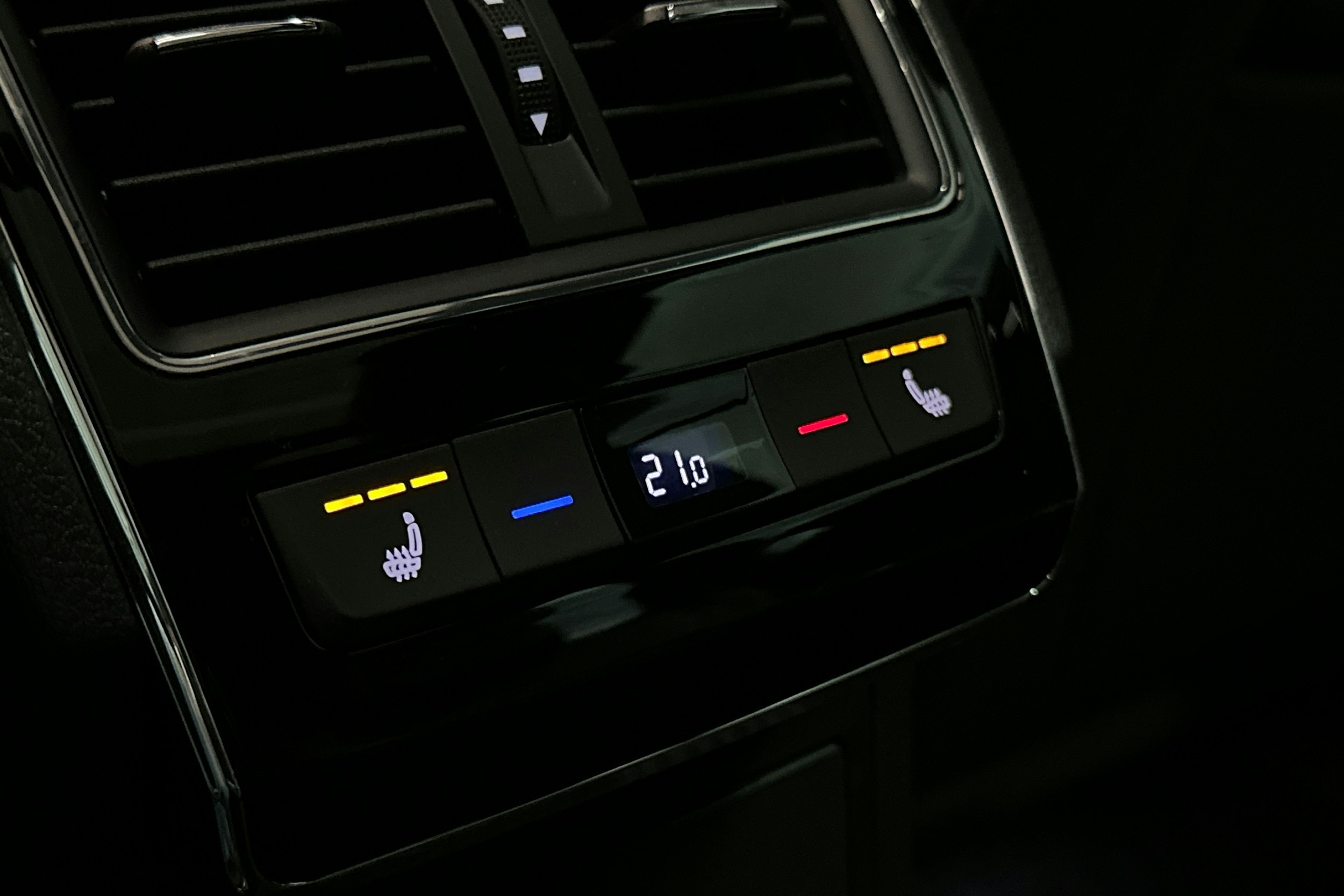 sininen Skoda Superb 2021 kuva 14.
