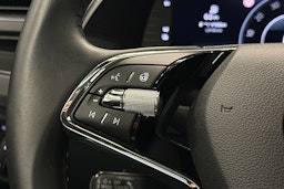 sininen Skoda Superb 2021 kuva 19.