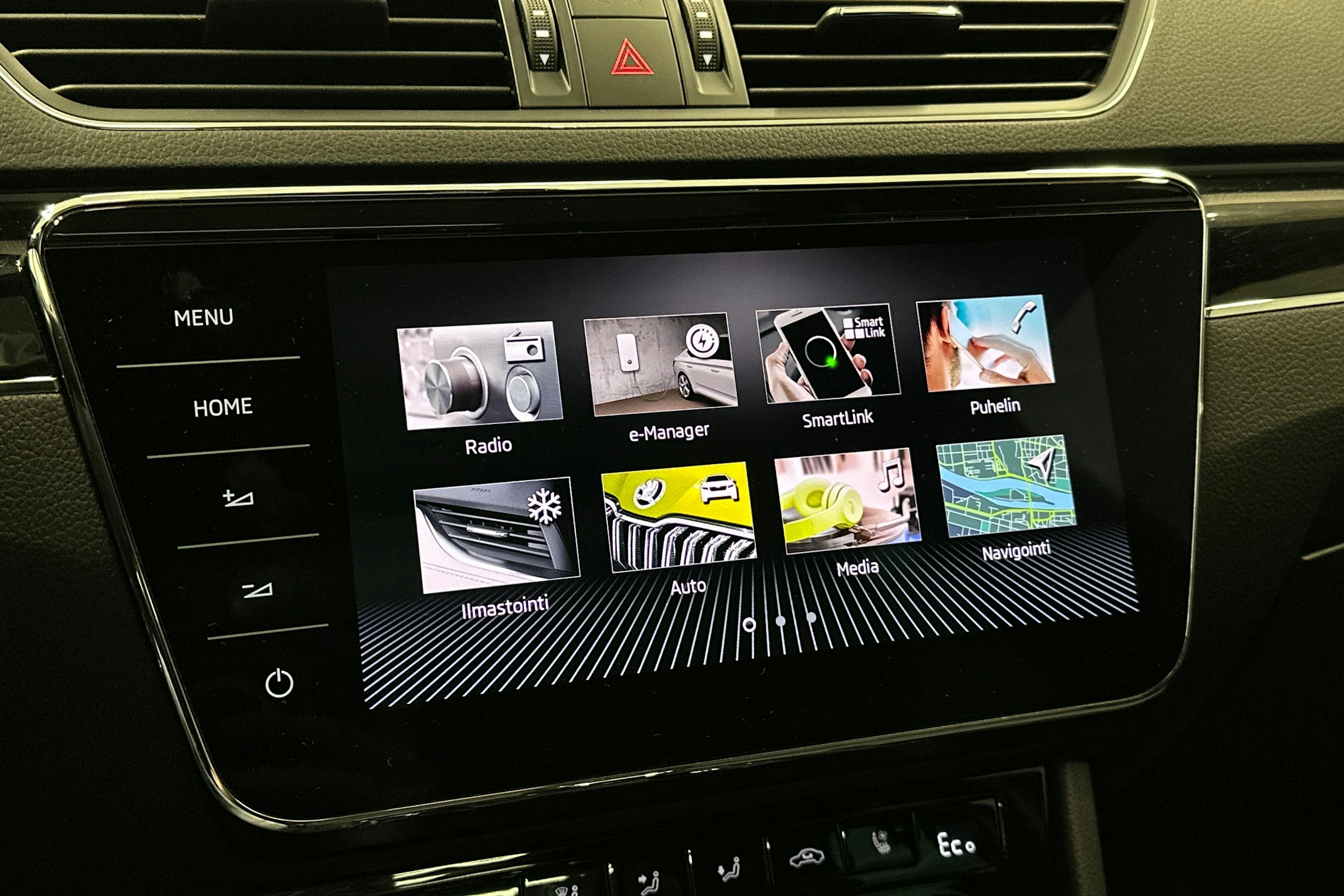 sininen Skoda Superb 2021 kuva 23.