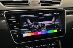 sininen Skoda Superb 2021 kuva 25.