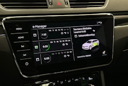 sininen Skoda Superb 2021 kuva 28.