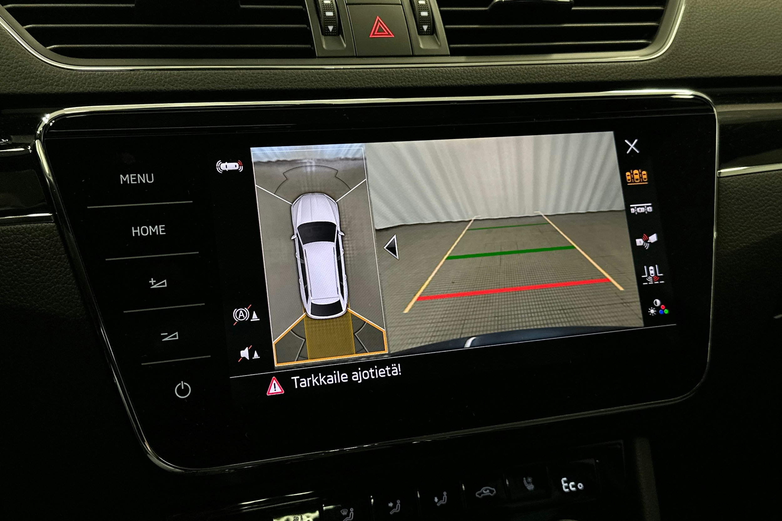 sininen Skoda Superb 2021 kuva 29.