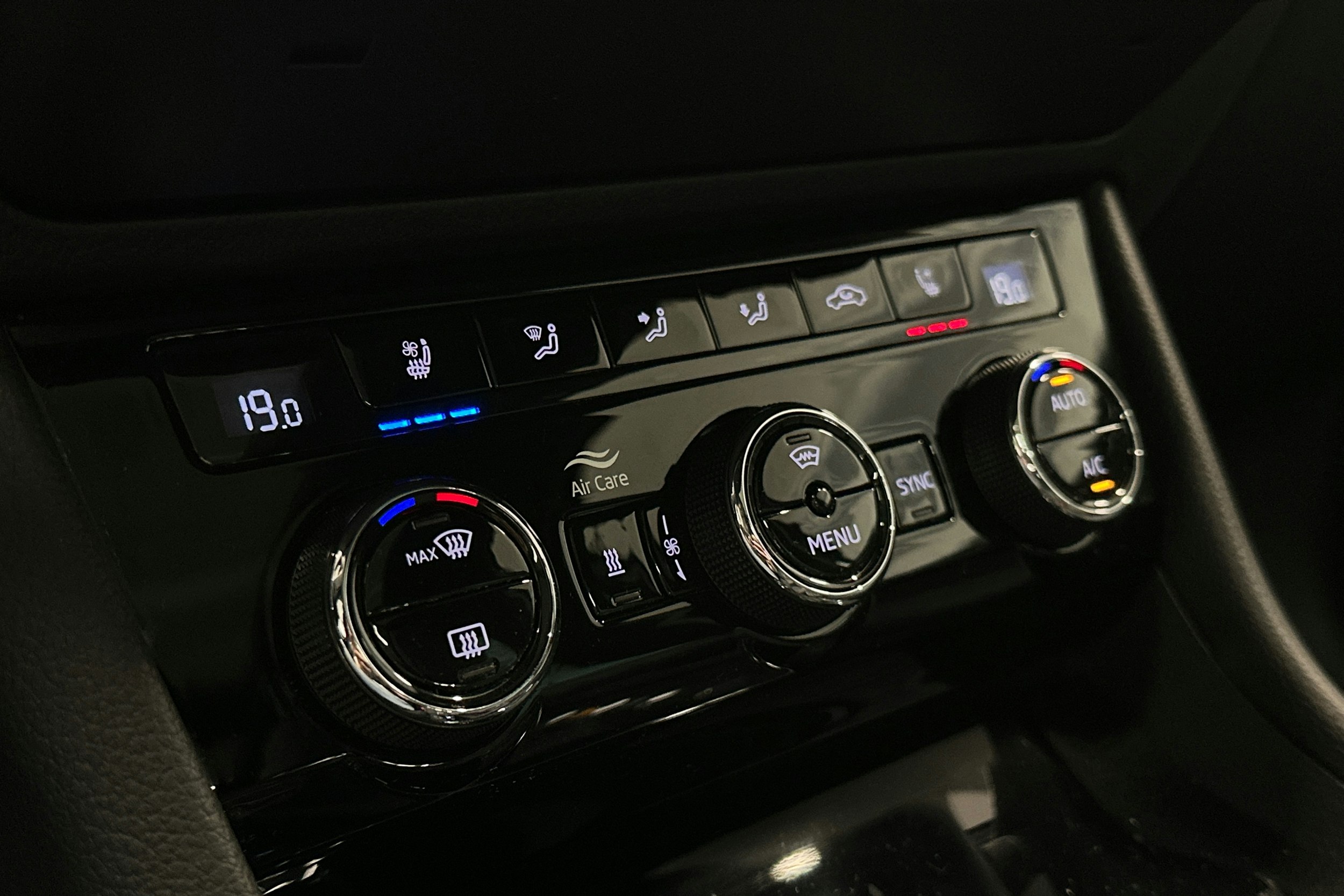 sininen Skoda Superb 2021 kuva 31.