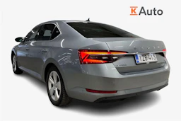 harmaa Skoda Superb 2021 kuva 2.