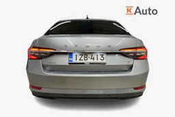 harmaa Skoda Superb 2021 kuva 3.