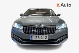 harmaa Skoda Superb 2021 kuva 4.