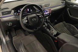 harmaa Skoda Superb 2021 kuva 6.