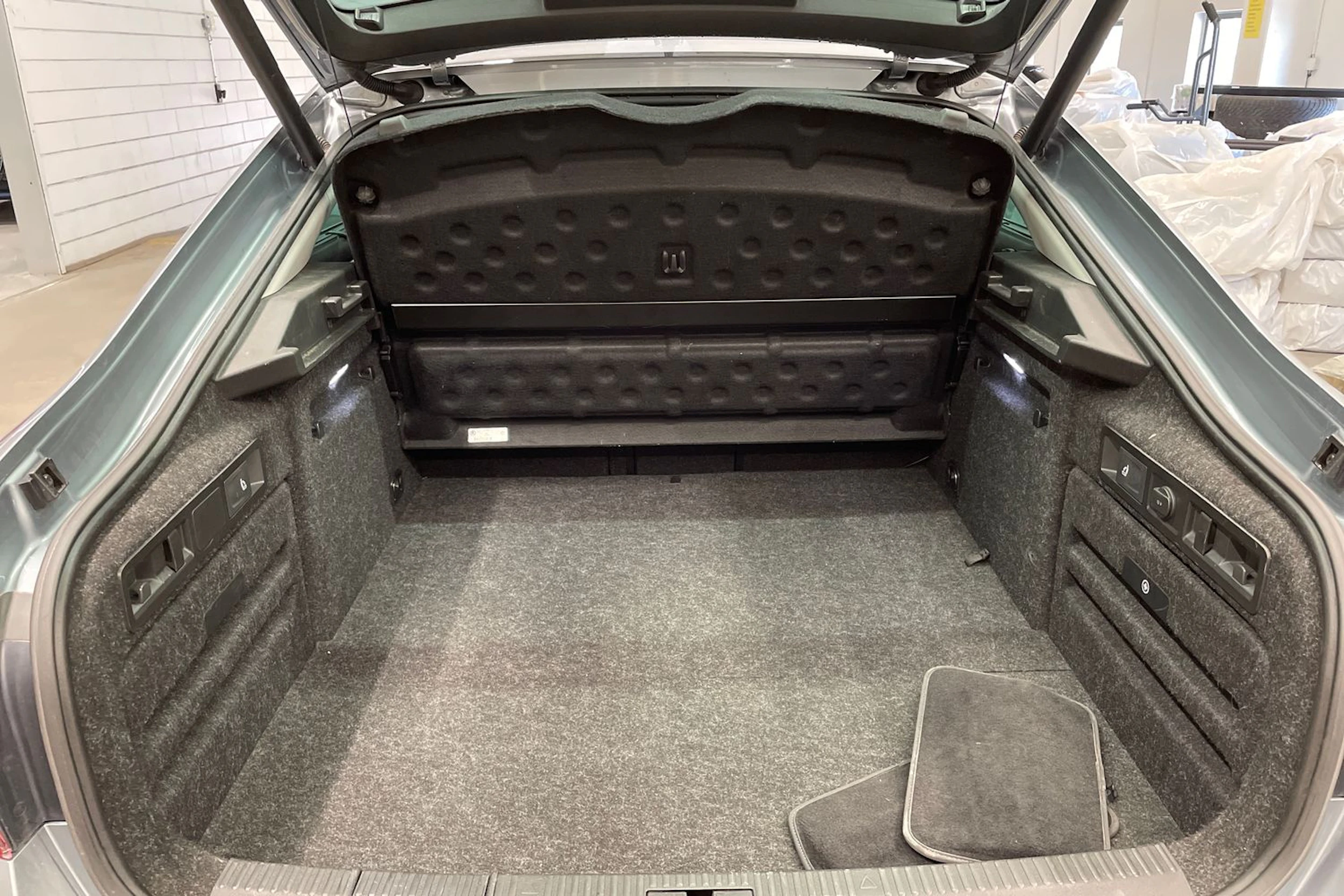 harmaa Skoda Superb 2021 kuva 12.