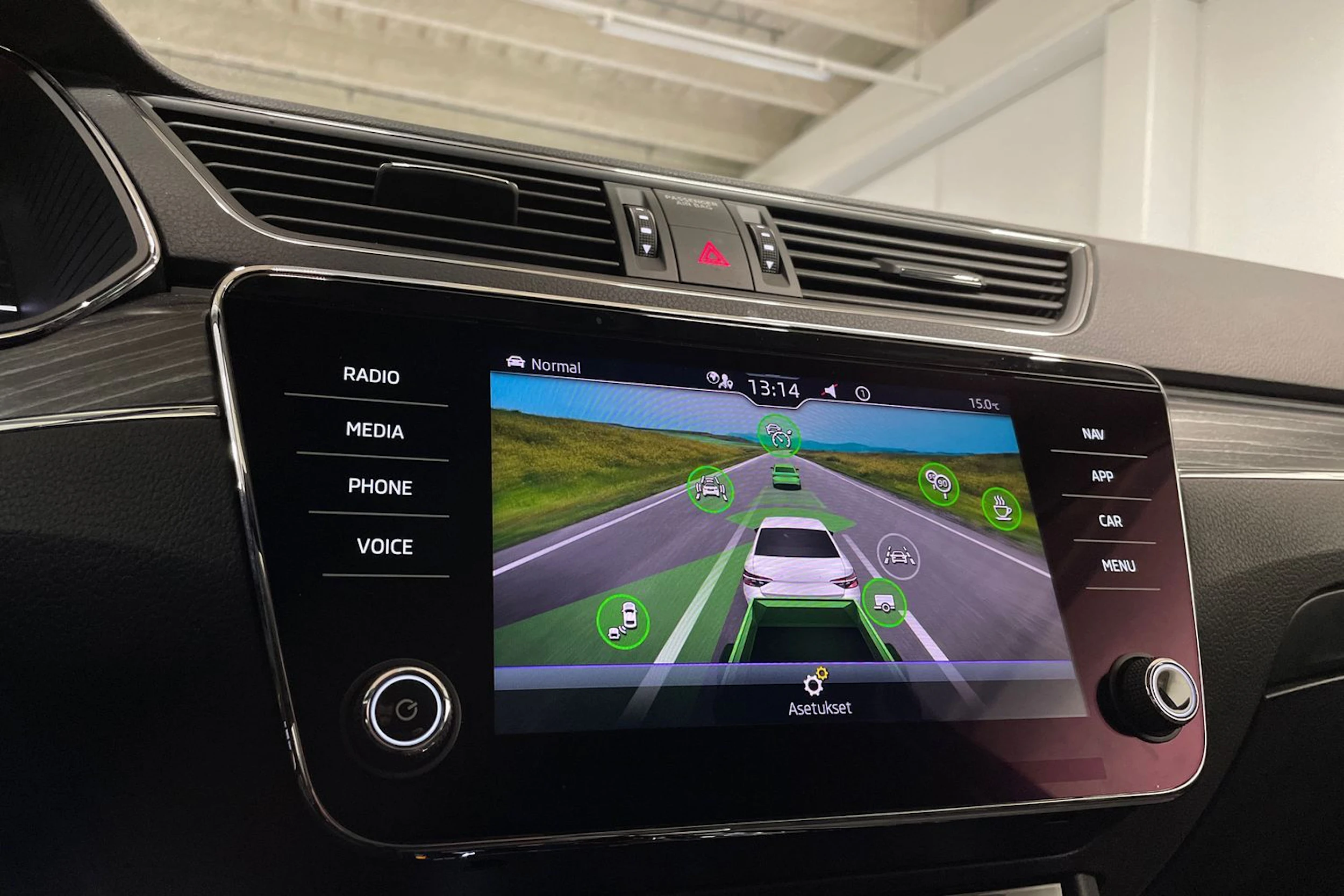 harmaa Skoda Superb 2021 kuva 16.