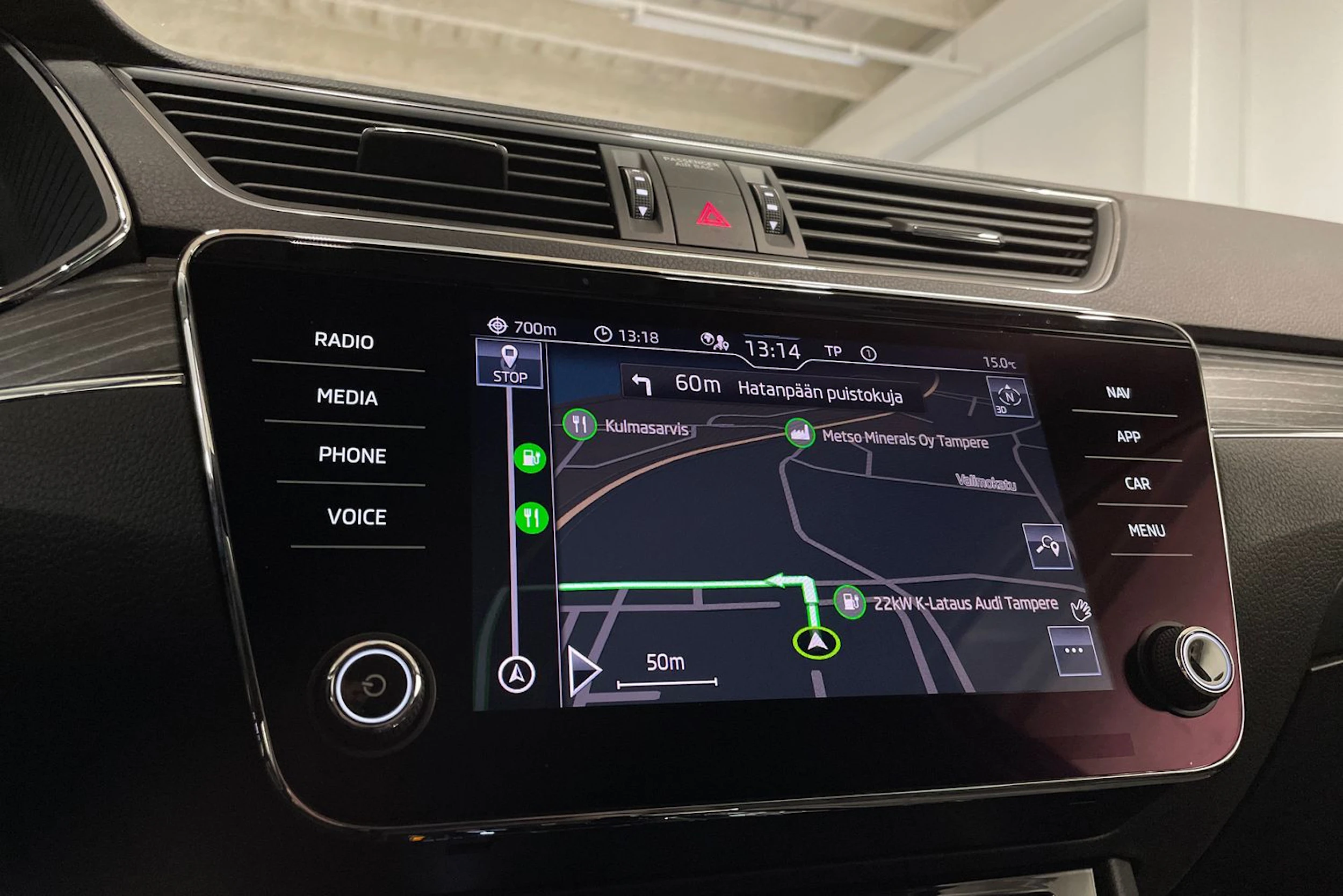 harmaa Skoda Superb 2021 kuva 17.