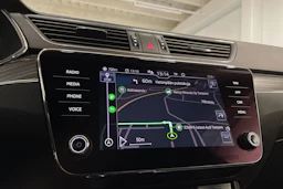 harmaa Skoda Superb 2021 kuva 17.