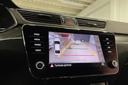 harmaa Skoda Superb 2021 kuva 18.