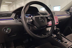 harmaa Skoda Superb 2021 kuva 25.