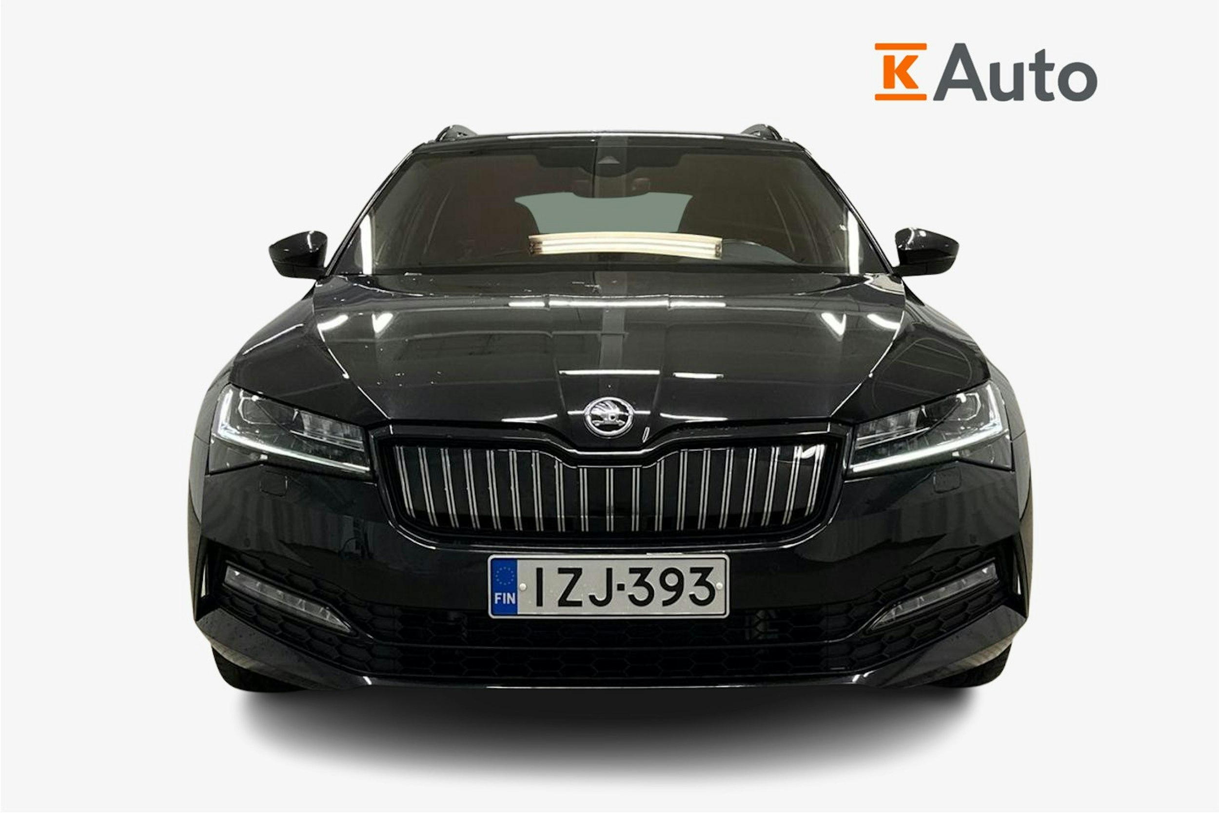 musta Skoda Superb 2021 kuva 5.