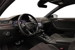 musta Skoda Superb 2021 kuva 7.