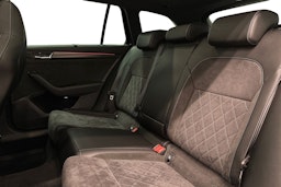 musta Skoda Superb 2021 kuva 10.