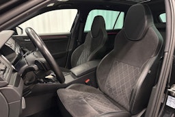 musta Skoda Superb 2021 kuva 19.