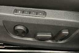 musta Skoda Superb 2021 kuva 20.